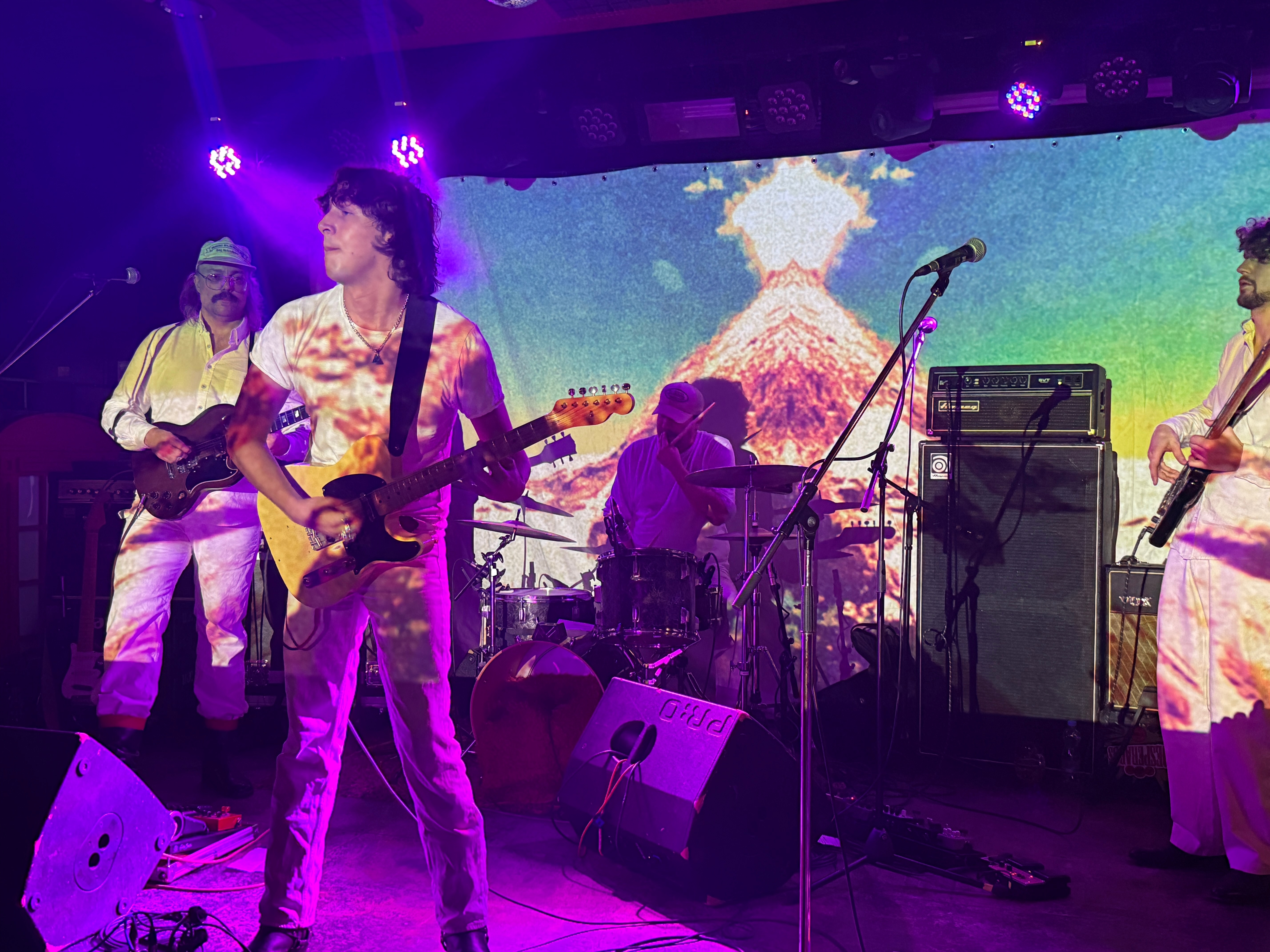 HollowShip2025-11-08MetroMusicBarBrnoCzechRepublic (3).jpg